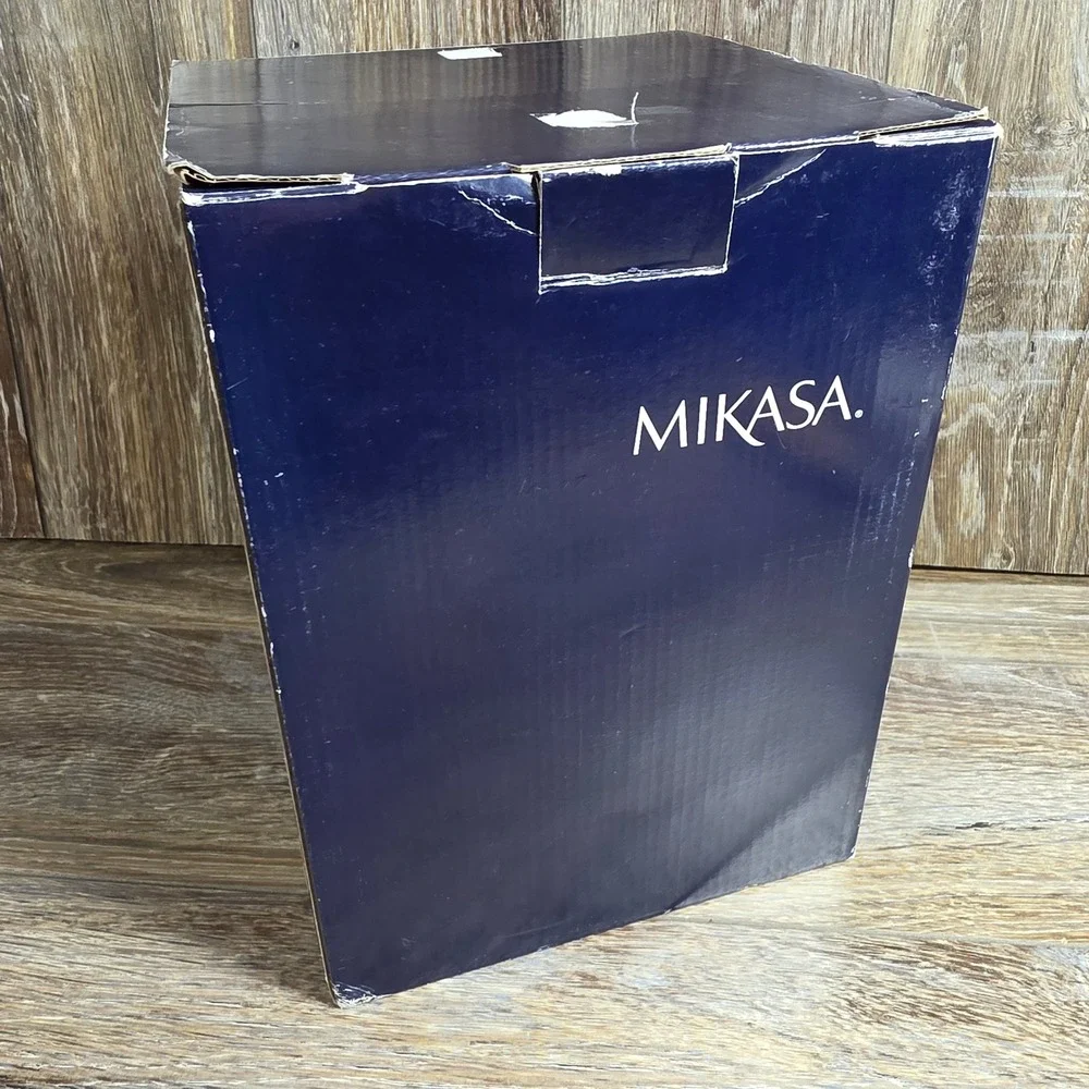 Mikasa Cheers Round Pitcher 3.25 Qt Etched Polka Dot Crystal Glass 5065536 Clear